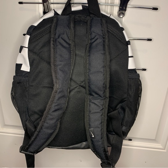 Nike Brasilia JDI Kids' Mini Backpack 11 Liter - Picture 16 of 16